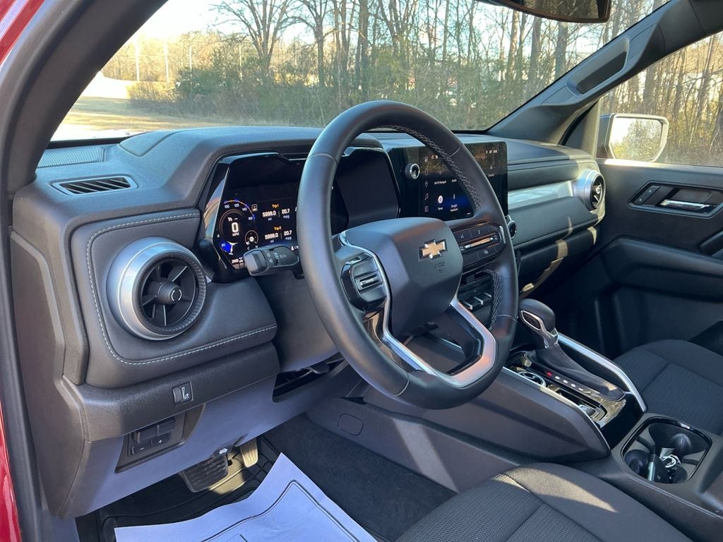 2025 Chevrolet Colorado WT/LT