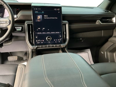 2025 GMC Yukon Elevation