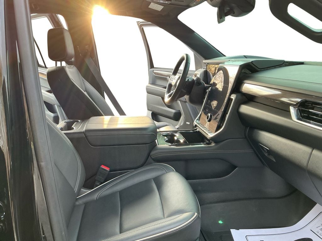 2025 GMC Yukon Elevation