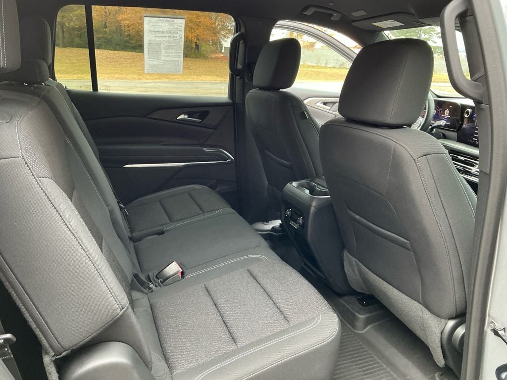 2024 Chevrolet Traverse LS