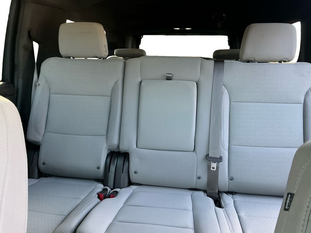 2023 Chevrolet Suburban LS