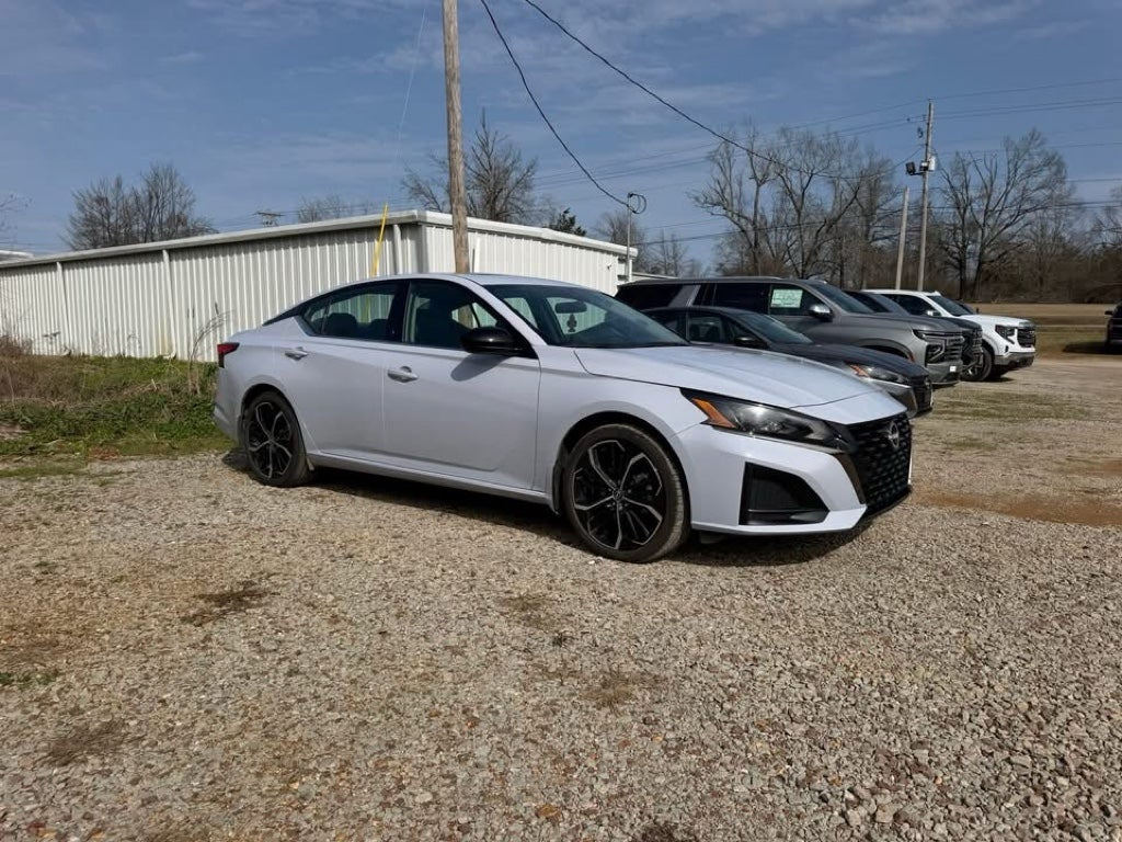 2025 Nissan Altima SR