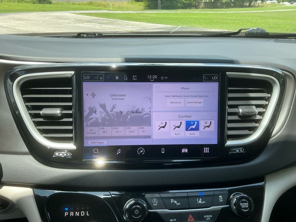 2024 Chrysler Pacifica Touring L