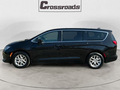 2024 Chrysler Voyager LX