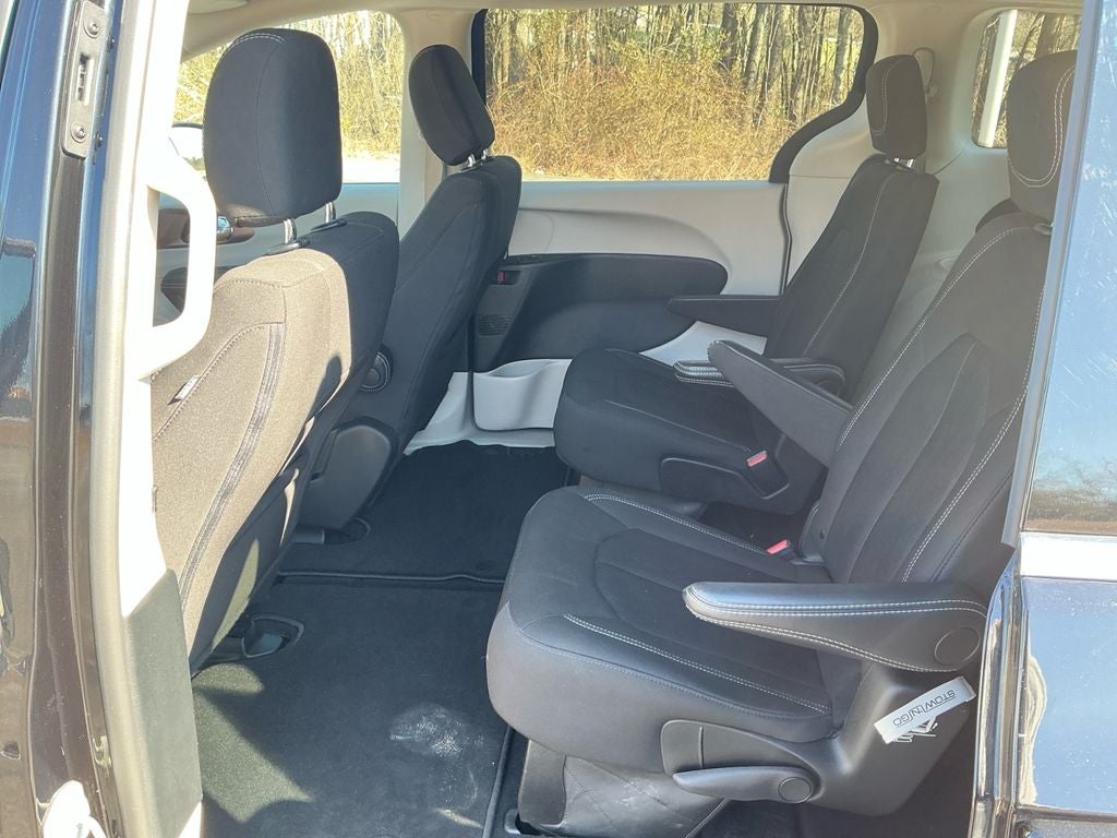 2024 Chrysler Voyager LX