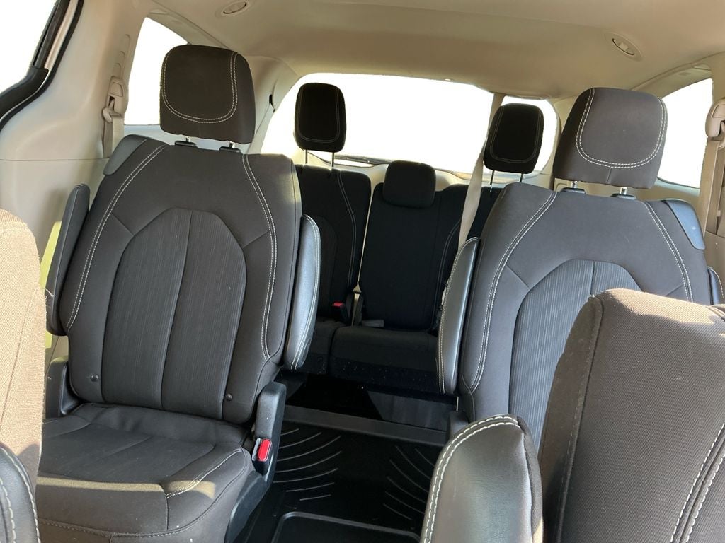 2024 Chrysler Voyager LX