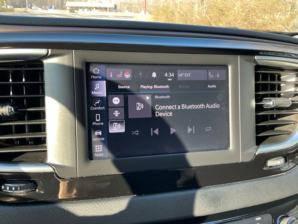 2024 Chrysler Voyager LX