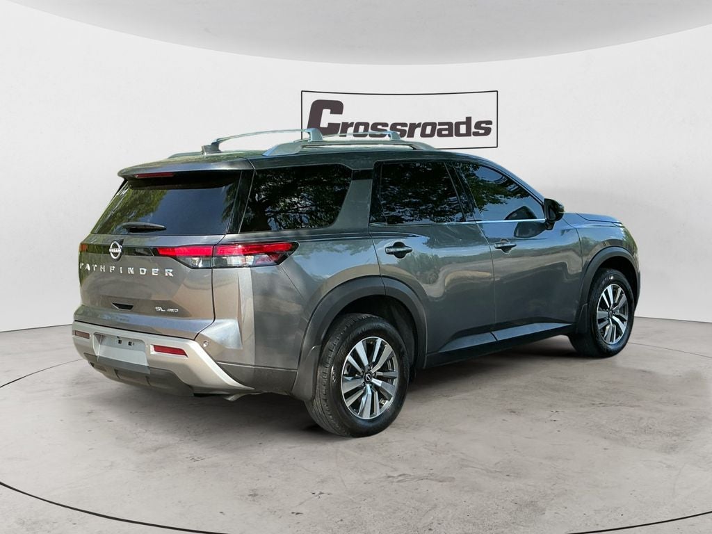 2025 Nissan Pathfinder SL