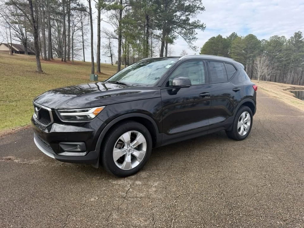 2021 Volvo XC40 Momentum